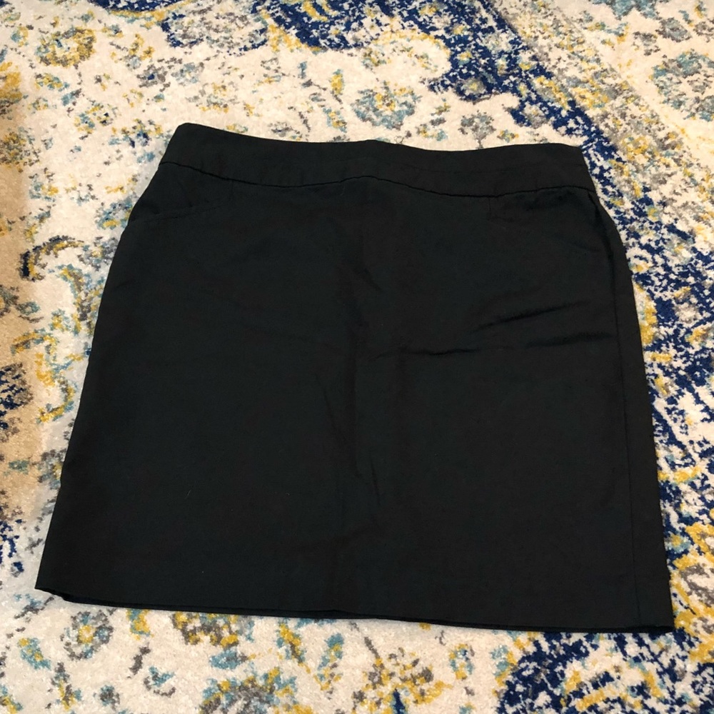Banana Republic Black Skirt Sz14 with pockets